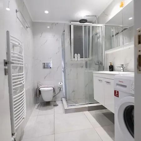 Luxury Spacious In The Heart Of The Rhodes City