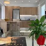 Luxury Spacious In The Heart Of The Daire Rhodes City